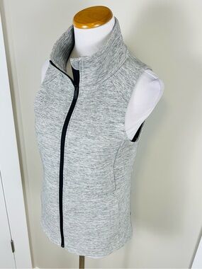 lululemon athletica Light Heather Gray Sleeveless Zip Vest